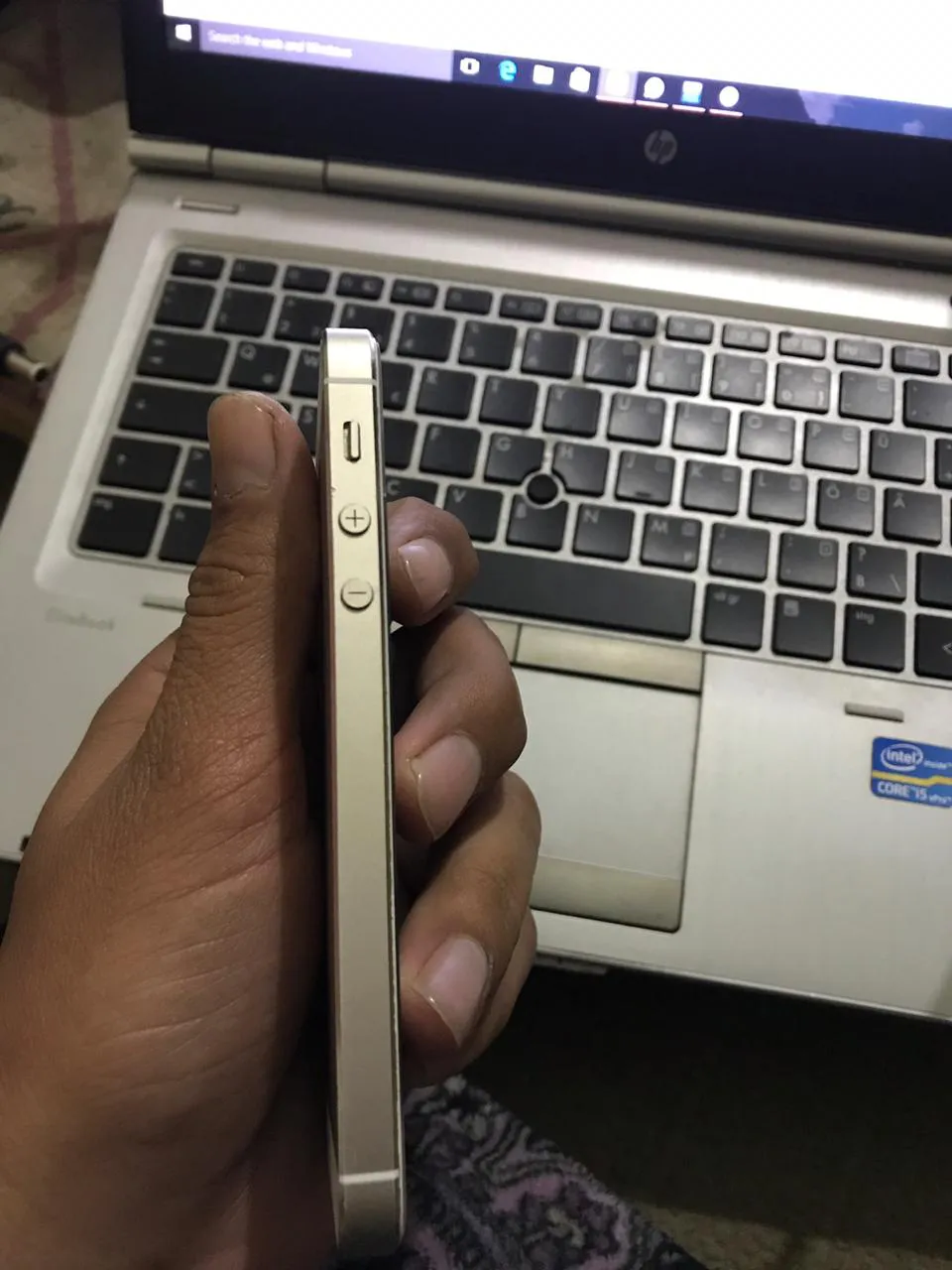 iphone 5s 9/10 condition for sale - ad image 4